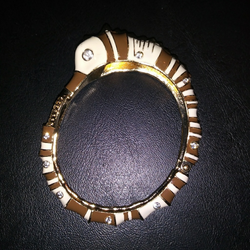 😨CRAZY FINAL SALE!😨 Bangle Enamel